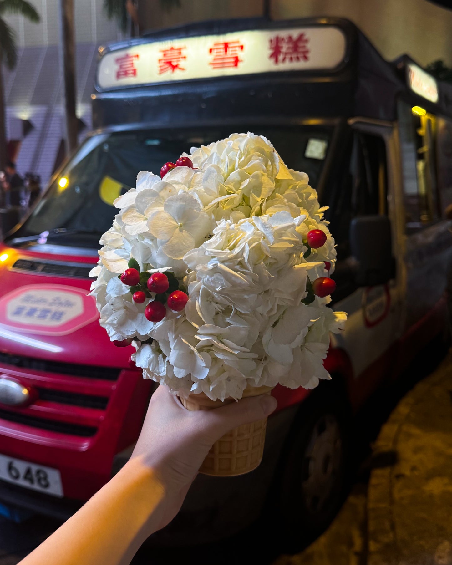 White Ice Cream | 白色雪糕｜花店 Flowers Florist｜情人節花束 求婚花束